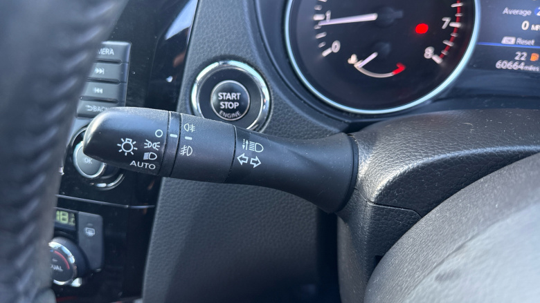 Nissan Qashqai 1.3 DiG-T N-Motion 5dr Petrol Hatchback